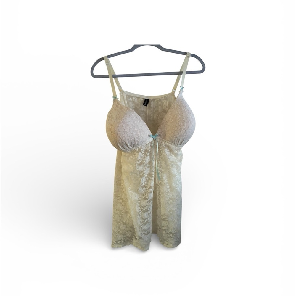 Ambrielle Ivory Lace Chemise